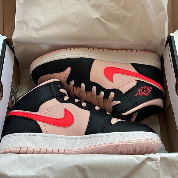 Black & Pink Air Jordan 1 MID (GS) - Picture 5 of 5